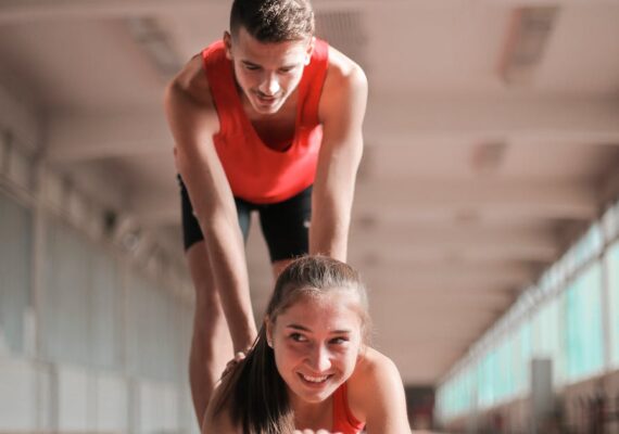 Soyez motivée à atteindre vos objectifs avec cette incroyable application de partenaire dexercice